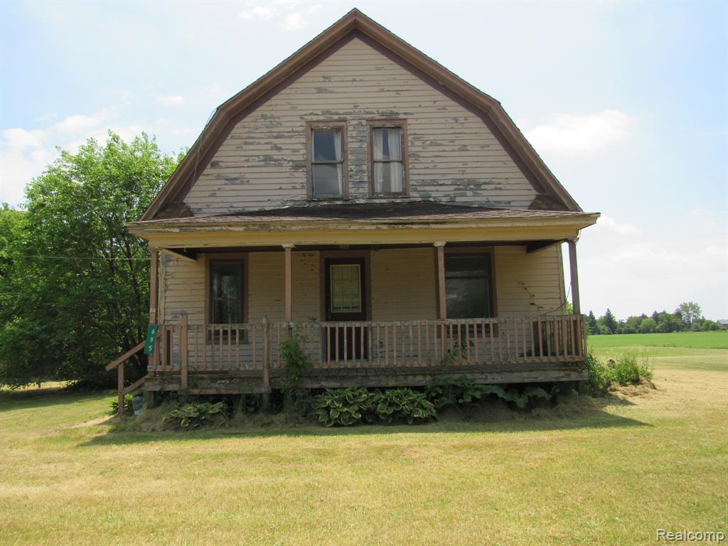 695 W Cass Avenue Road, Bay City, MI 48708 — Photo 2