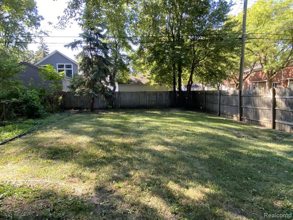 436 E CAMBOURNE Street, Ferndale, MI 48220 — Photo 12