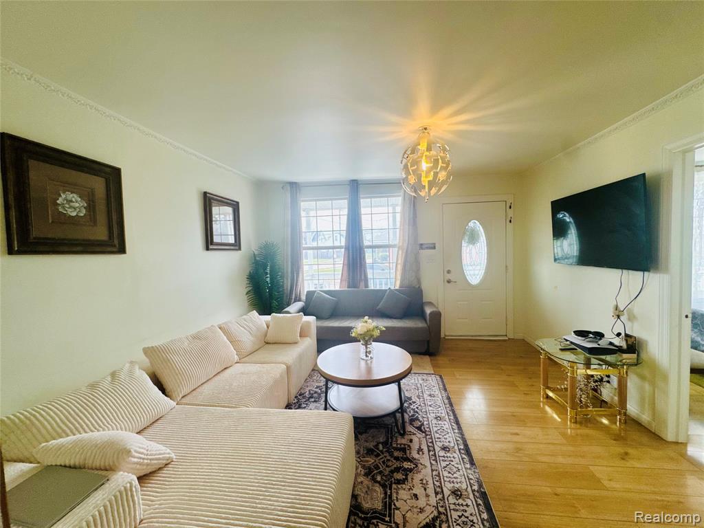 5038 Evaline Street, Hamtramck, MI 48212 — Photo 9