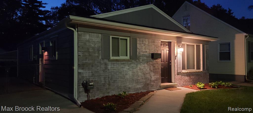 501 S Edgeworth Avenue, Royal Oak, MI 48067 — Photo 3