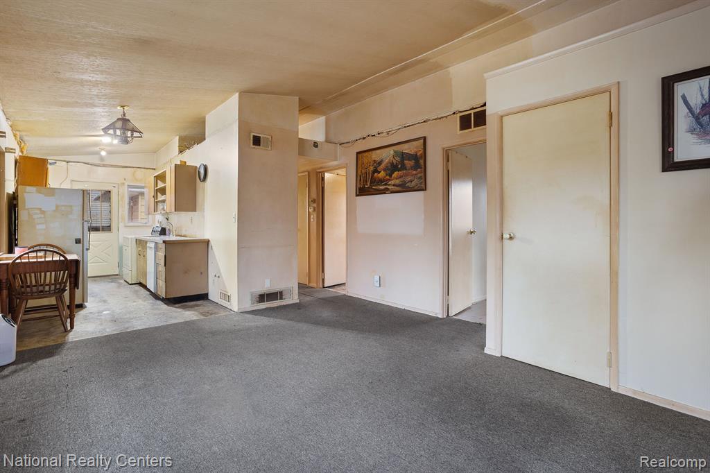 6378 Beth, Brighton, MI 48116 — Photo 6