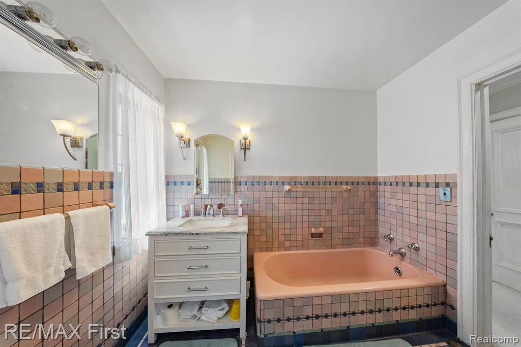725 W BOSTON Boulevard, Detroit, MI 48202 — Photo 32
