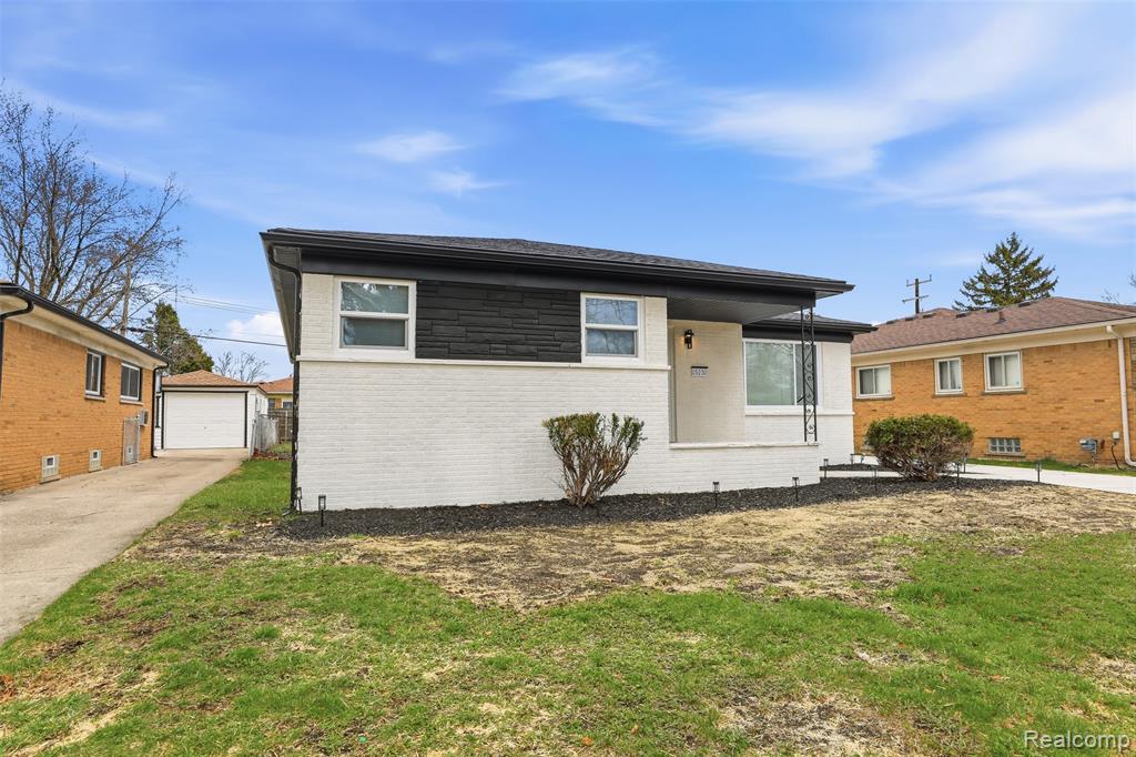 15230 Oakwood Drive, Oak Park, MI 48237 — Photo 5