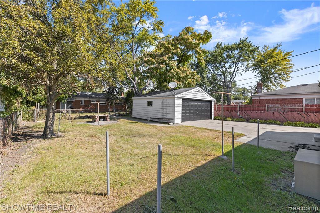 10358 Cloverdale Avenue, Ferndale, MI 48220 — Photo 34