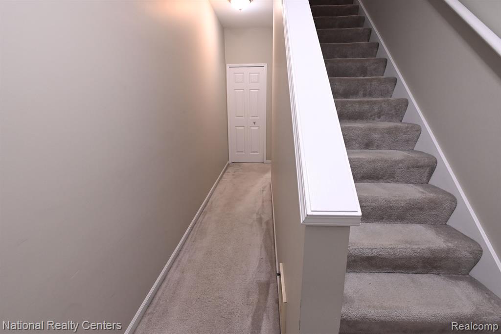 40564 BLYTHEFIELD Lane, Canton, MI 48188 — Photo 31