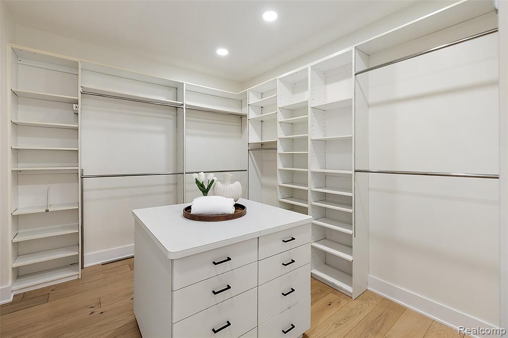 1756 ALEXANDER Drive, Bloomfield Hills, MI 48302 — Photo 18