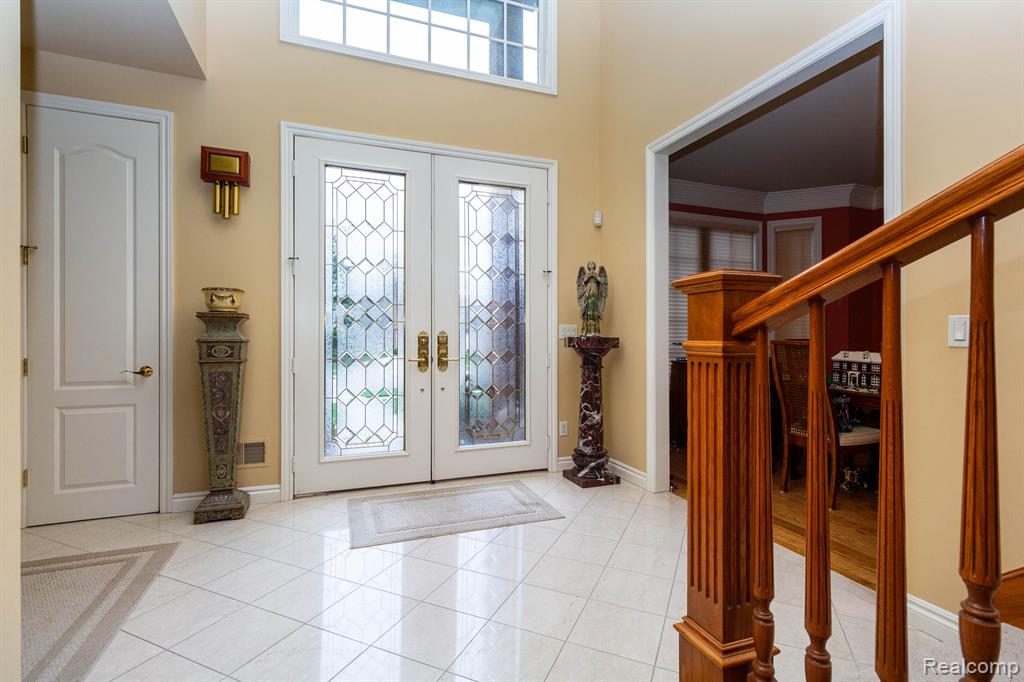 49759 Lakebridge Drive, Shelby Twp, MI 48315 — Photo 6