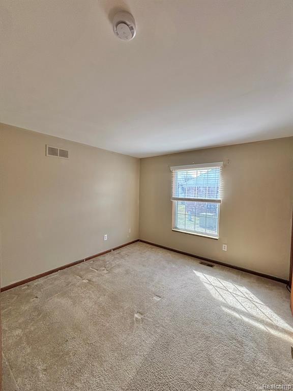 401 Doremus S Doremus Lane W, 10, Saint Clair Shores, MI 48080 — Photo 18