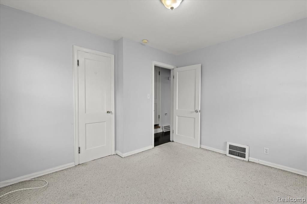 630 W Troy Street, Fenton, MI 48220 — Photo 13