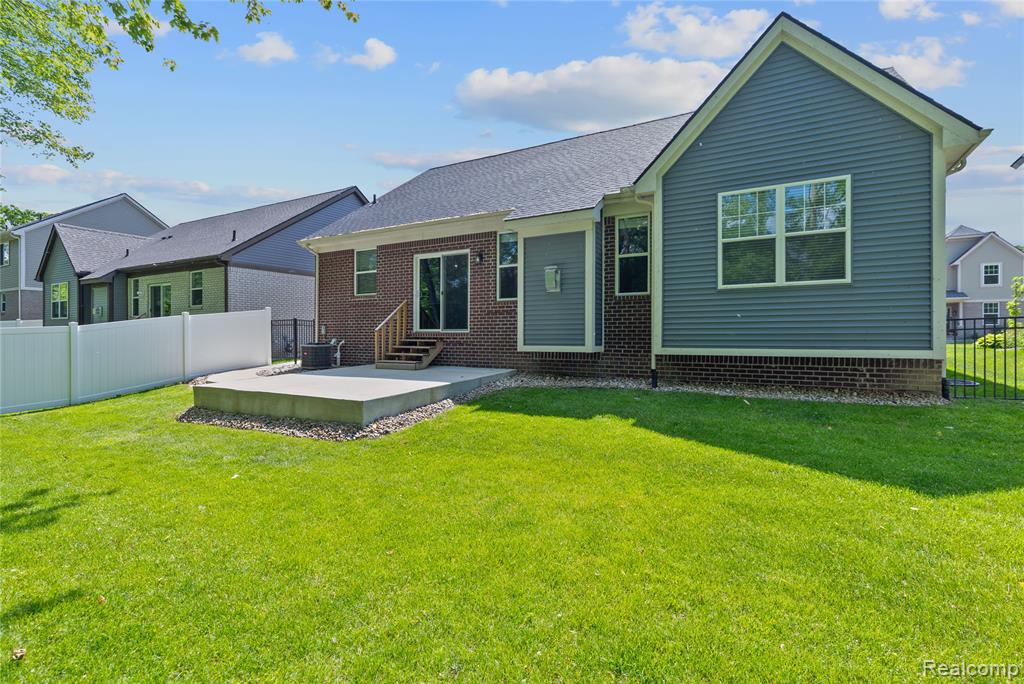 47467 Bayside Circle W, Chesterfield, MI 48047 — Photo 27
