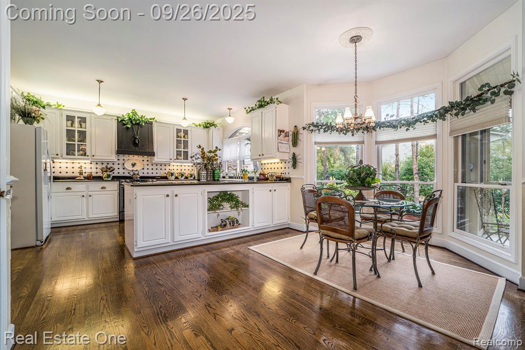 6764 Redford Circle, Troy, MI 48085 — Photo 8