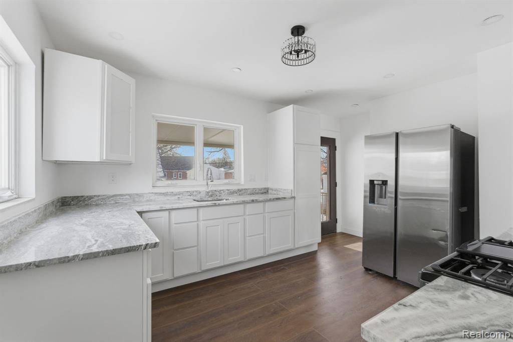16022 Stephens Drive, Eastpointe, MI 48021 — Photo 7