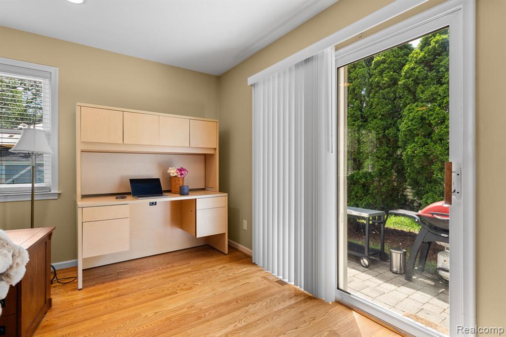 10065 Hart Avenue, Huntington Woods, MI — Photo 15