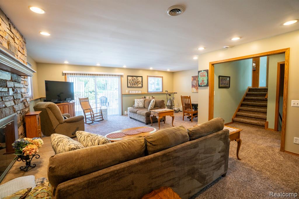 8310 Burning Bush Road, Grosse Ile, MI 48138 — Photo 16