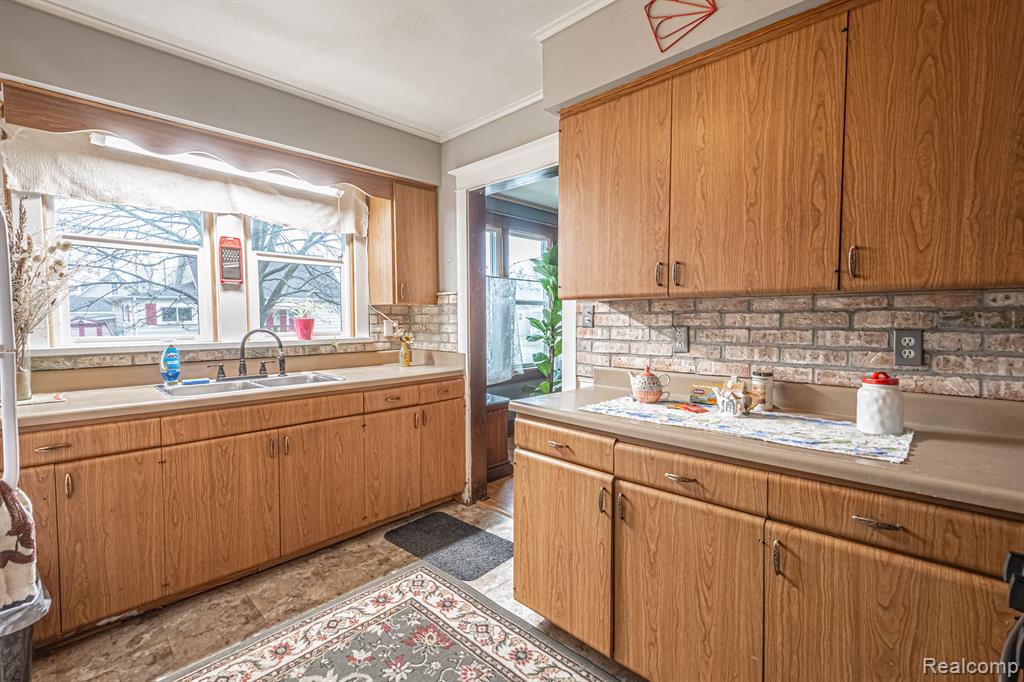 520 13TH Street, Port Huron, MI 48060 — Photo 6