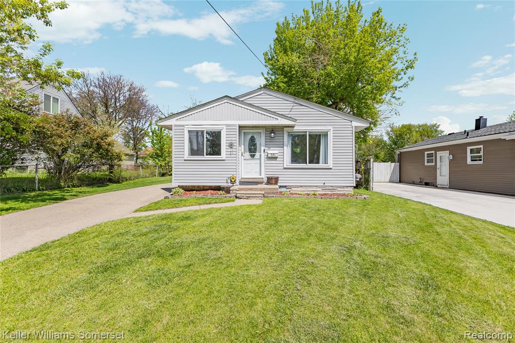 591 Clara Avenue, Pontiac, MI 48340 — Photo 2
