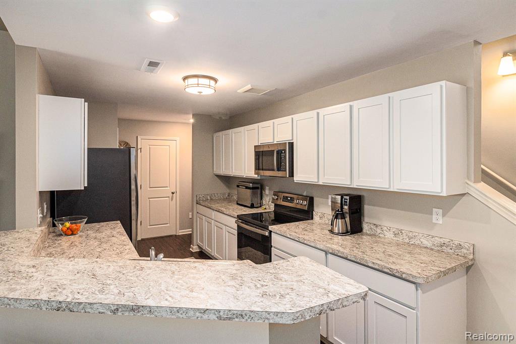9999 RIDGE RUN Street, Howell, MI 48855 — Photo 6