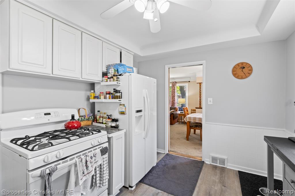 6561 Hawthorne Street, Garden City, MI — Photo 9