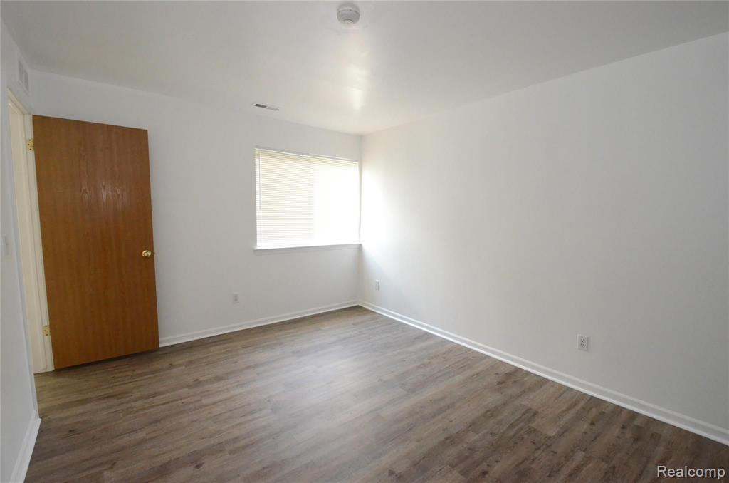 42803 Lilley Pointe Drive, Canton, MI 48187 — Photo 23