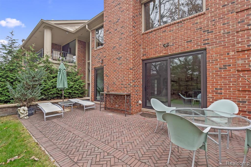 63 Barden Court, Bloomfield Hills, MI 48304 — Photo 29