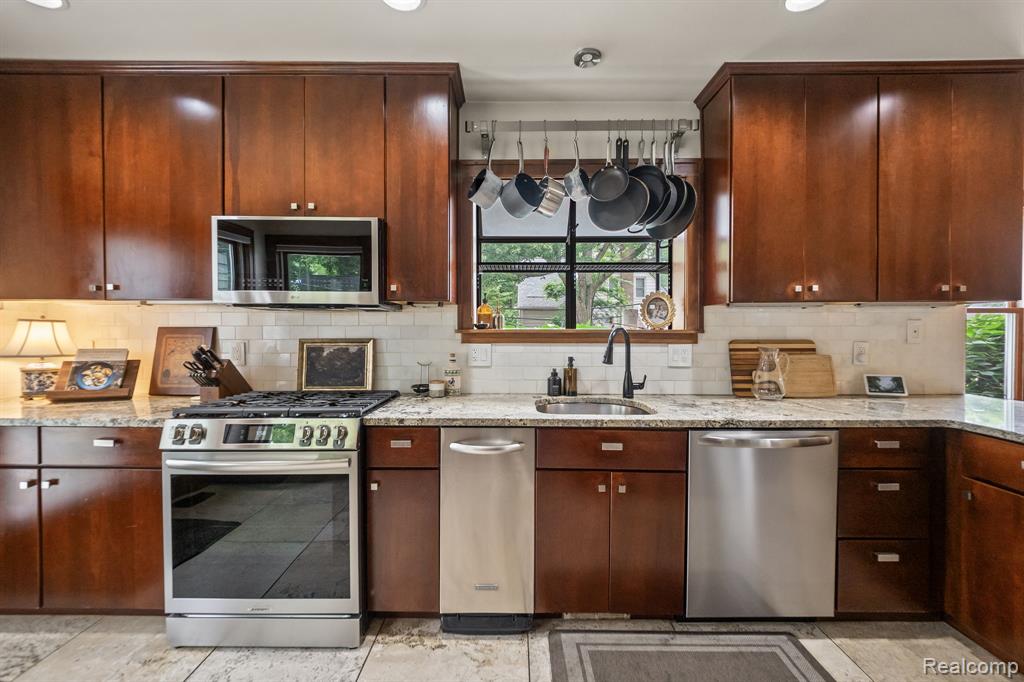 902 E 6th Street, Royal Oak, MI 48067 — Photo 13