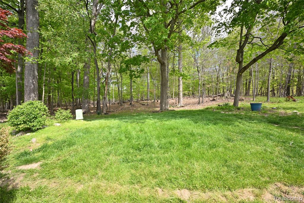 1562 Brentwood Drive, Troy, MI 48098 — Photo 34