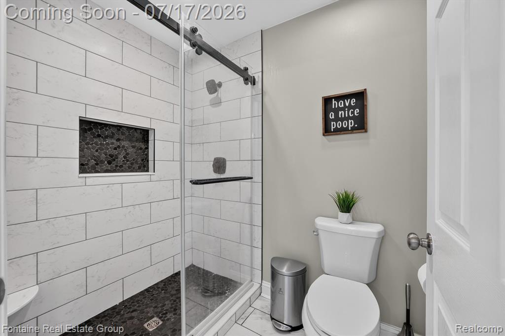 240 Rosebud Court, Walled Lake, MI 48390 — Photo 33