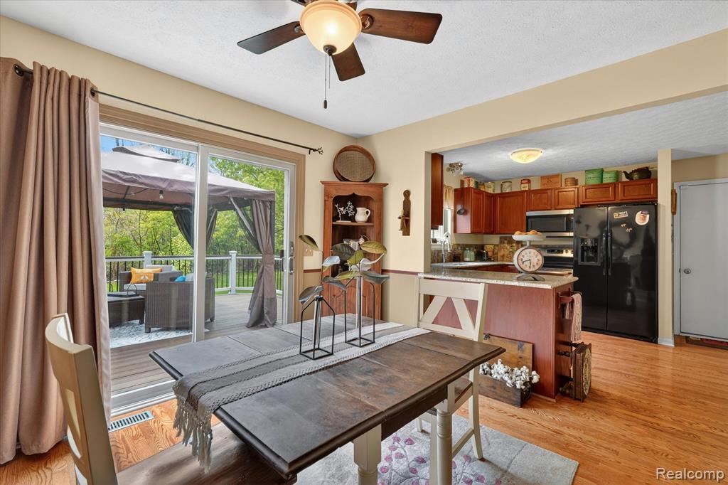 764 Town Trail, Pinckney, MI 48169 — Photo 12