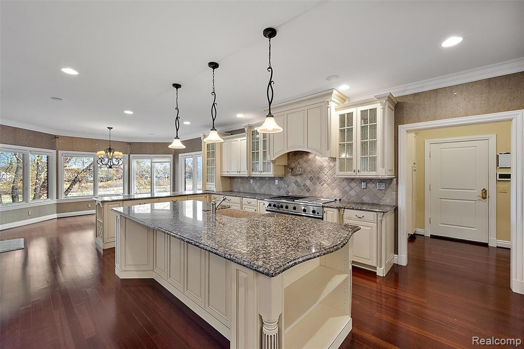 83 Greenan Lane, Lake Orion, MI 48362 — Photo 25