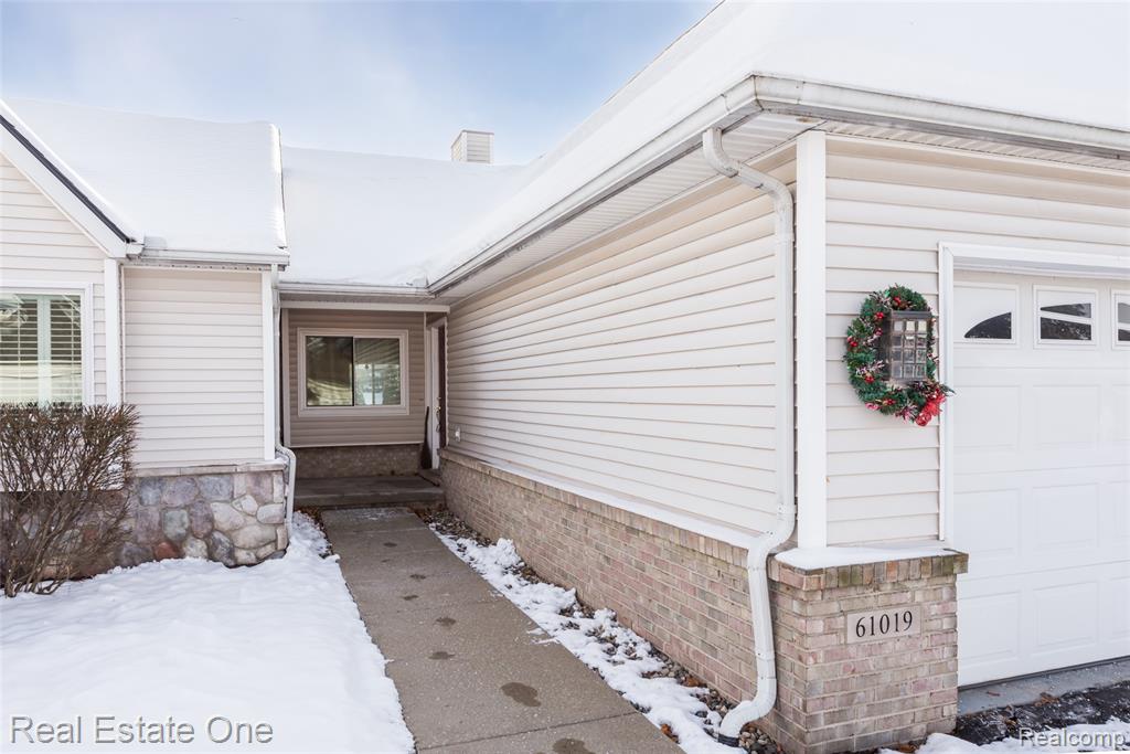 61019 Evergreen Court, 22, South Lyon, MI 48178 — Photo 3