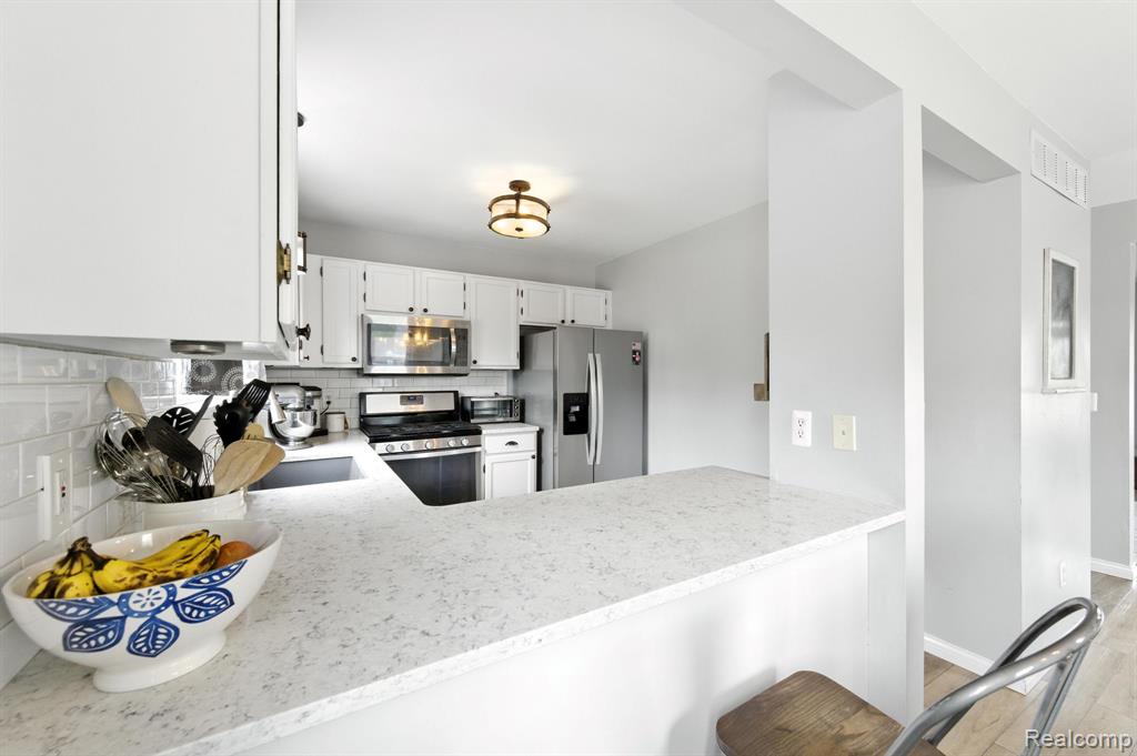 400 Ventnor Commons, Howell, MI 48843 — Photo 15