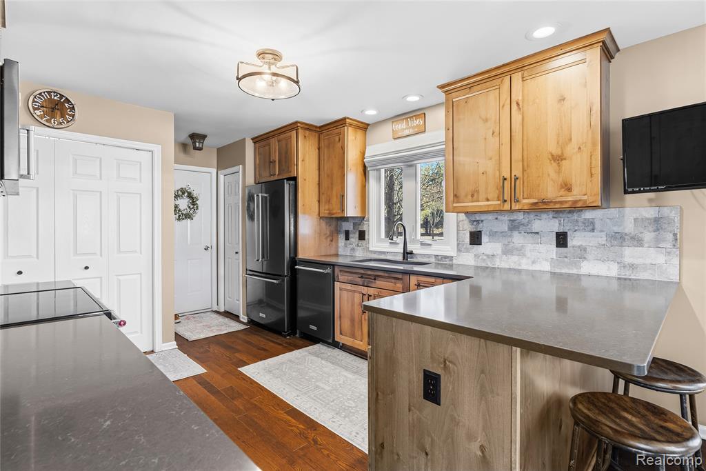 8482 Reid Road, Swartz Creek, MI 48473 — Photo 16