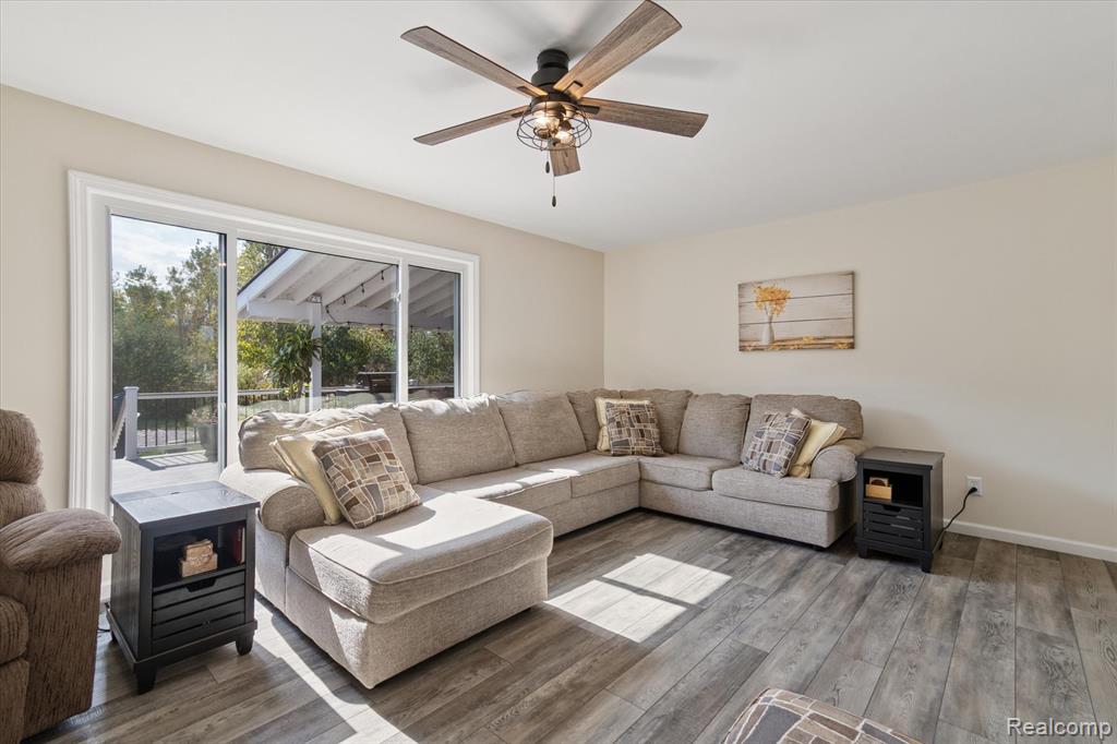 49765 Martz Road, Van Buren, MI 48111 — Photo 17
