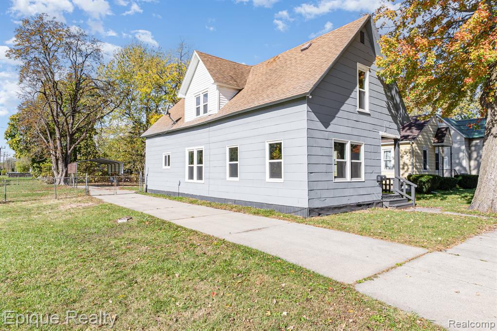 819 Grove Street, Saginaw, MI 48602 — front exterior