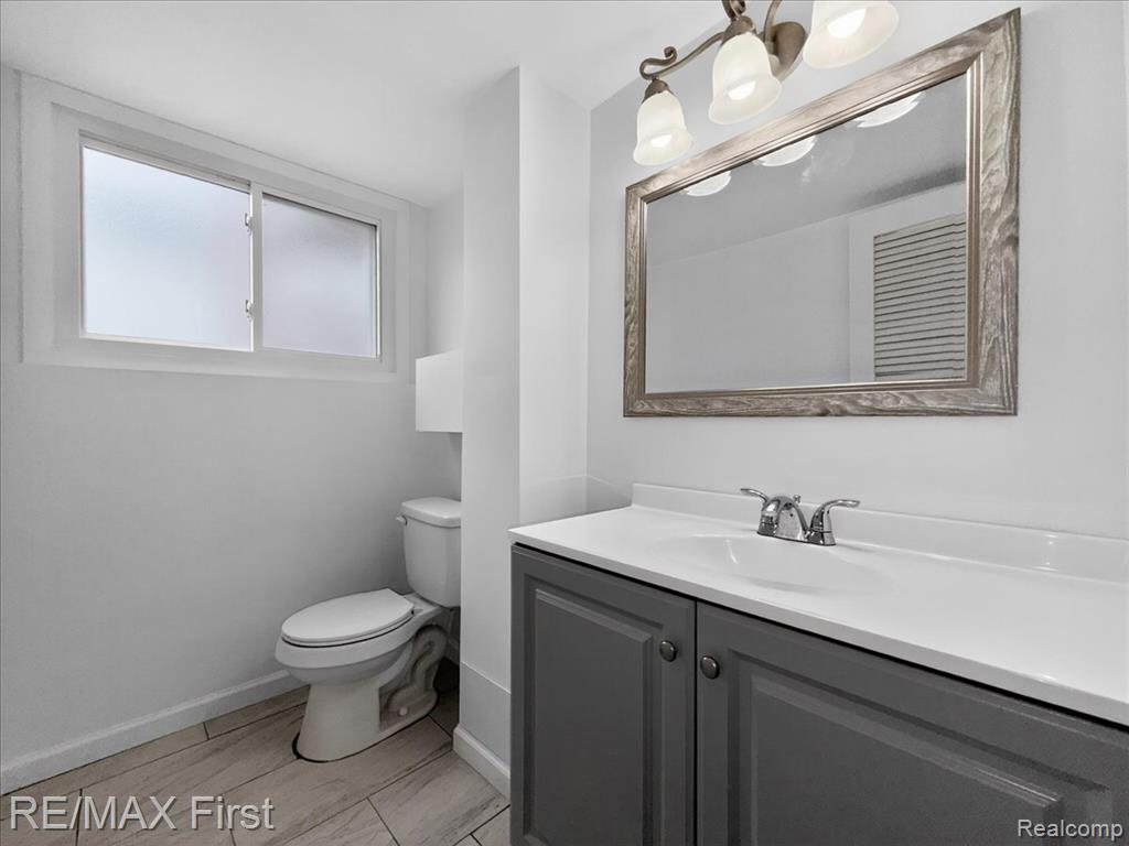 28326 Couzens Avenue, Madison Heights, MI 48071 — Photo 21