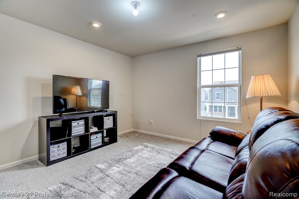 6044 FIELDSTONE Circle, South Lyon, MI 48178 — Photo 28