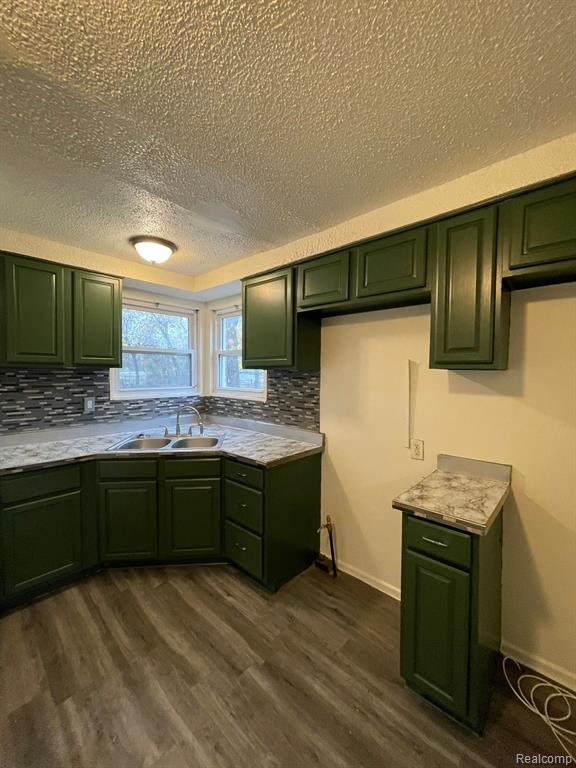 9375 PENROD Street, Detroit, MI 48228 — Photo 22