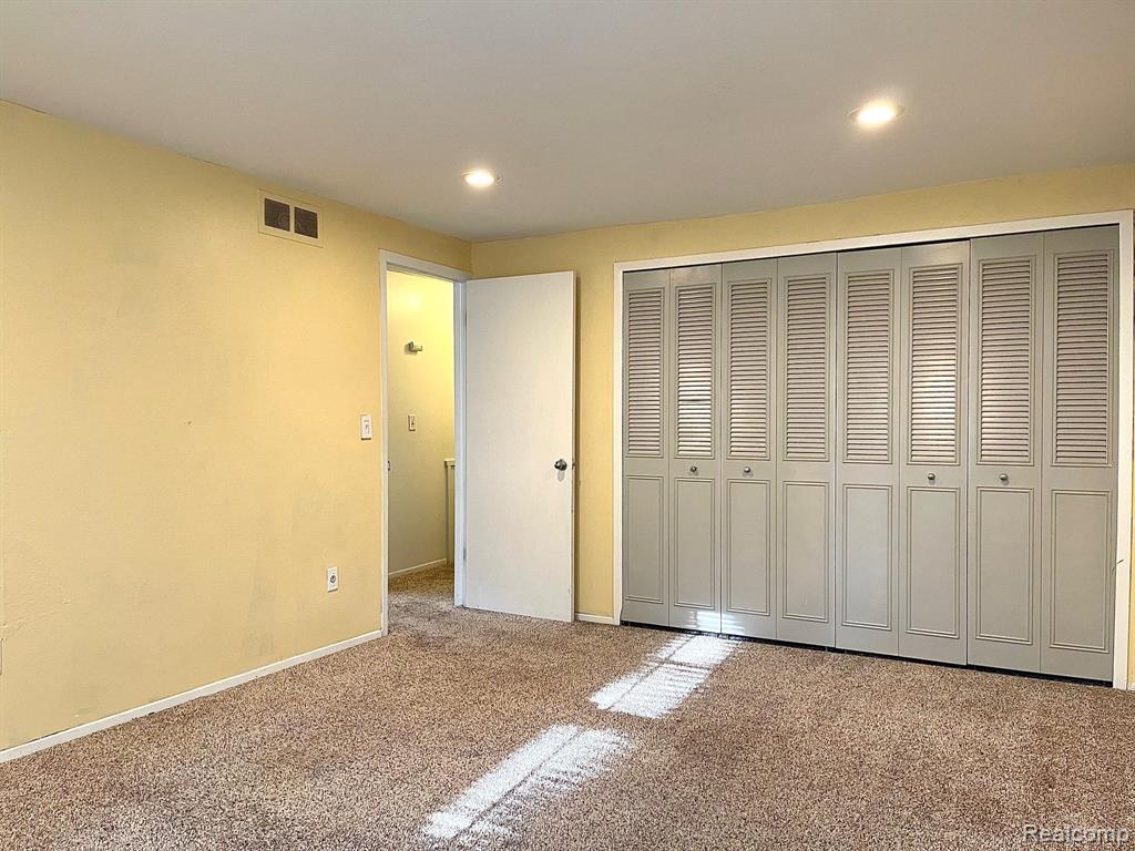 39554 OLD DOMINION Drive, Clinton Twp, MI 48038 — Photo 9