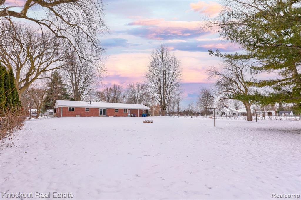 1914 Schust Road, Saginaw, MI 48604 — Photo 40