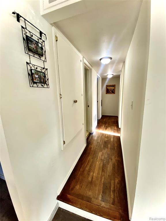 8474 Chesterfield Drive, Swartz Creek, MI 48473 — Photo 14