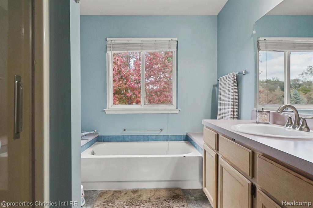 921 River Valley Drive, Lake Orion, MI 48362 — Photo 34