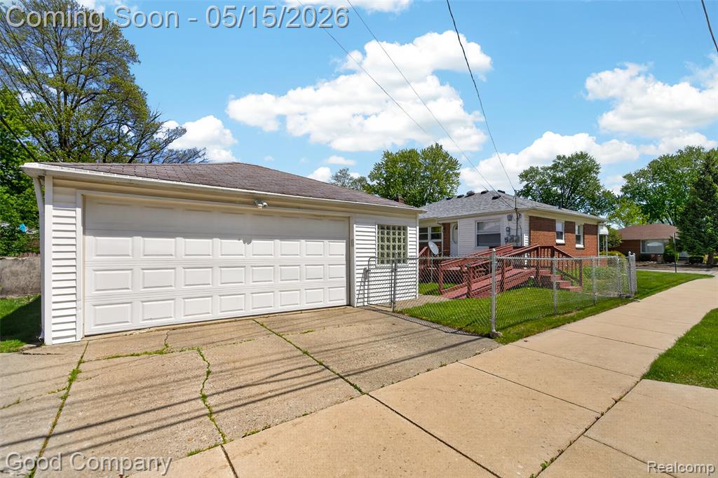 28303 Diesing Drive, Madison Heights, MI 48071 — Photo 22