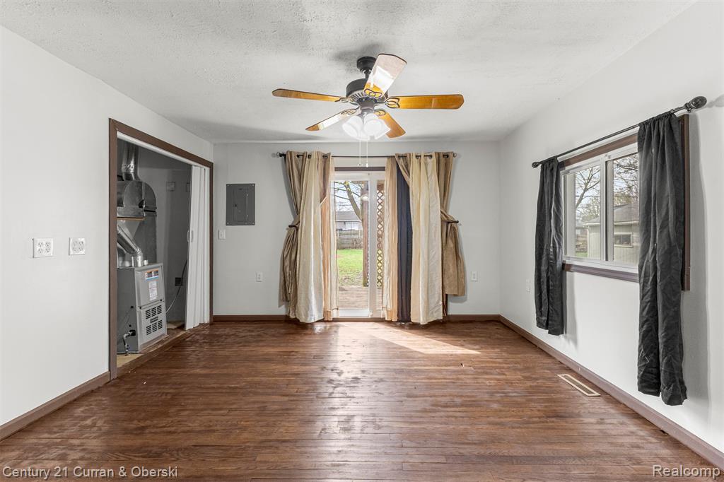 977 Boston Avenue, Waterford, MI 48328 — Photo 21