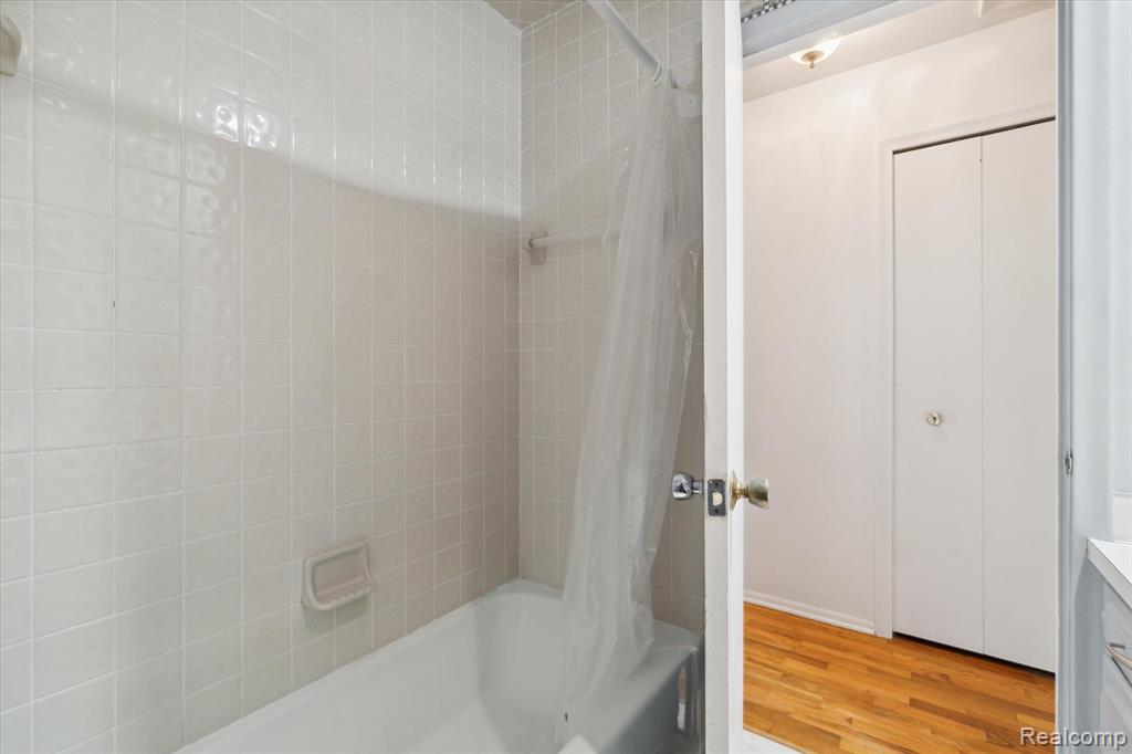 4269 POST Drive, Flint, MI 48532 — Photo 32