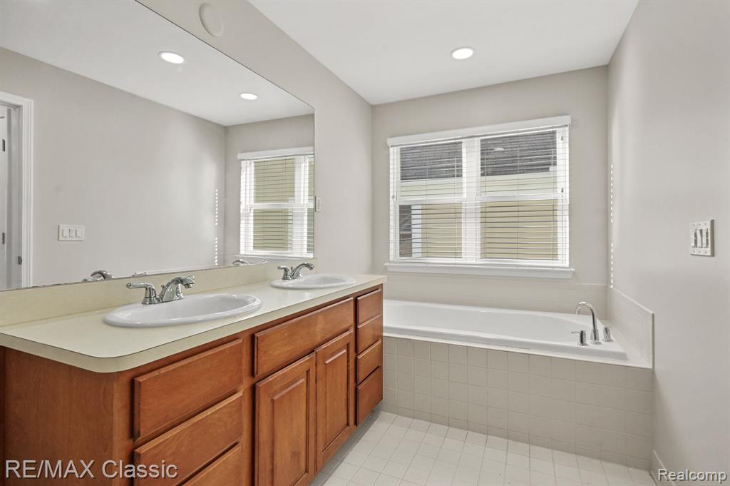 43008 EMERSON Way, Novi, MI — Photo 30