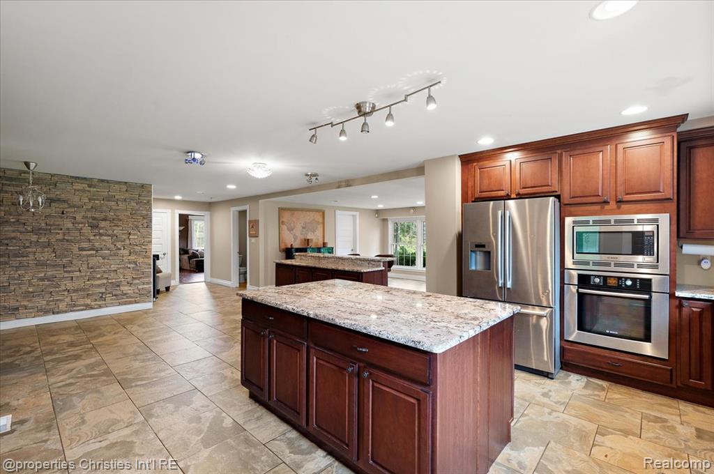 47133 W 9 Mile Road, Novi, MI — Photo 12