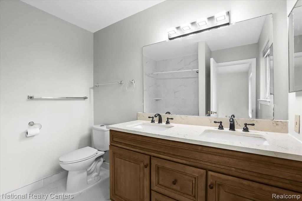 445 Fox Hills Drive N, 81, Bloomfield, MI 48304 — Photo 14