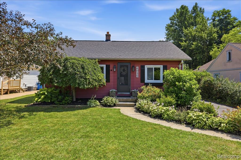 4035 Island Park Drive, Waterford, MI 48329 — front exterior