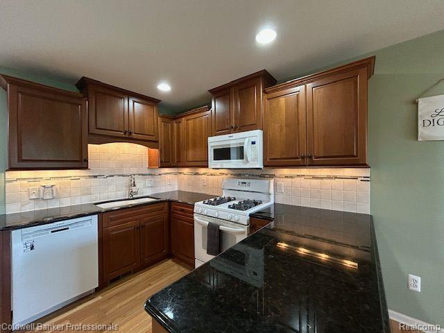 6462 Club Court E, 14, Holly, MI 48442 — Photo 10