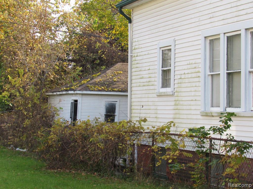 5270 MONTCLAIR Street, Detroit, MI 48213 — Photo 3